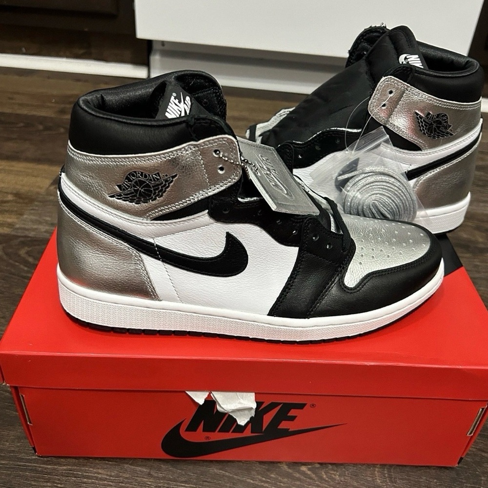 Nike Air Jordan 1 High Metallic Black White Sneakers 11W/9.5M